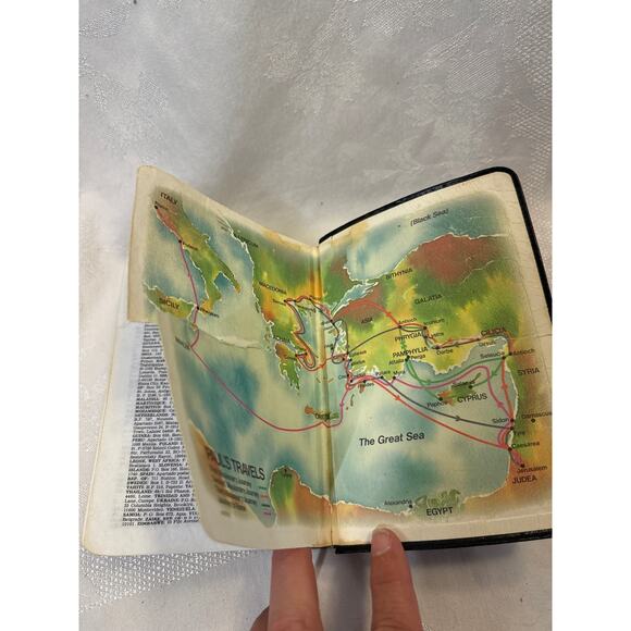 New World Translation of the Holy Scriptures Soft-Cover 1984 - Picture 9 of 9